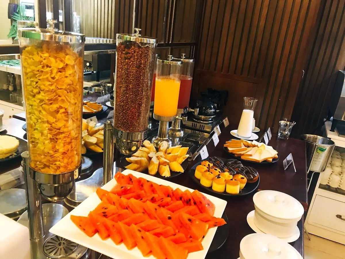 Ritzy Boutique Hotel Da Nang Beach