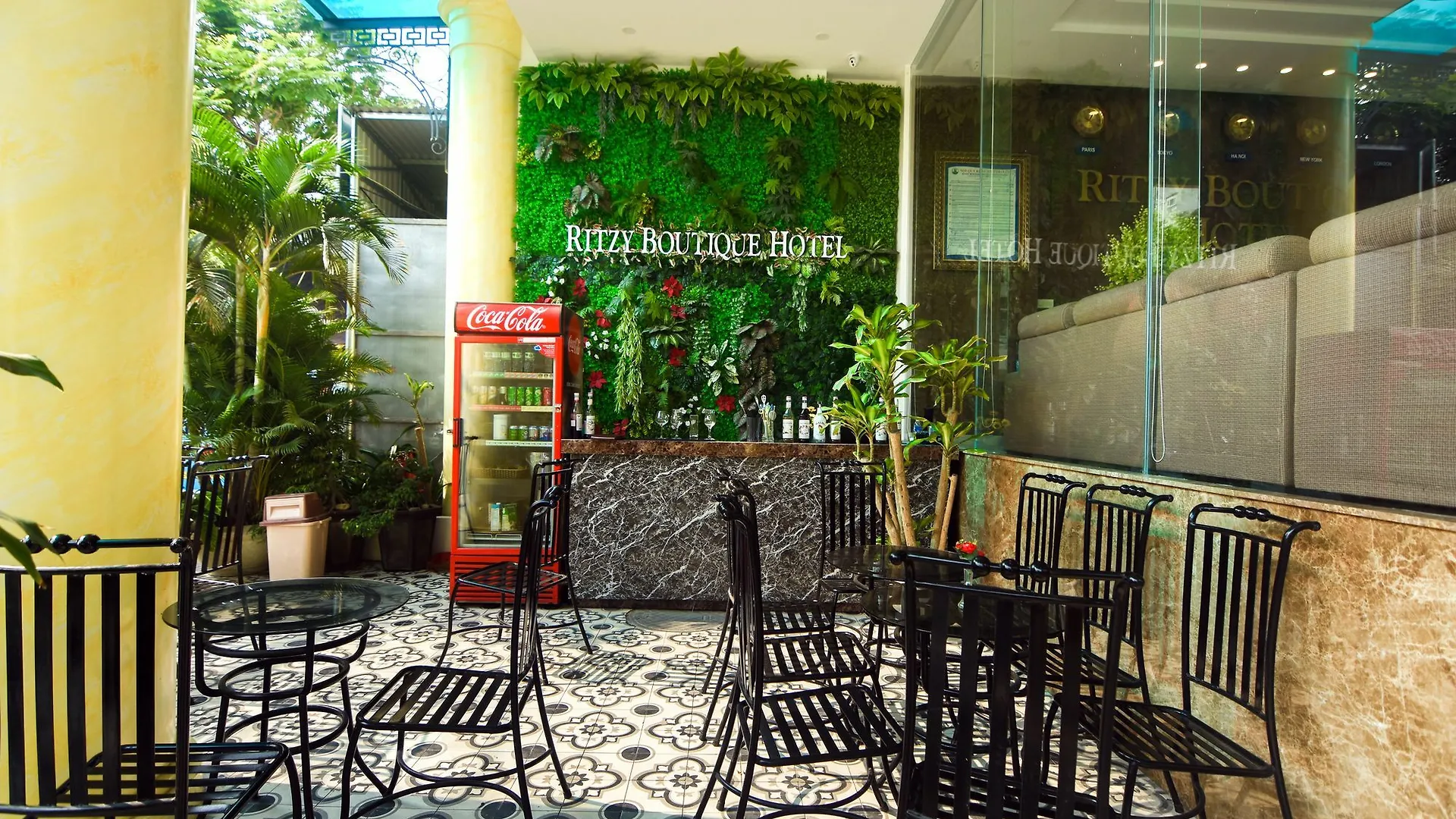 Ritzy Boutique Hotel Da Nang Beach 4*,